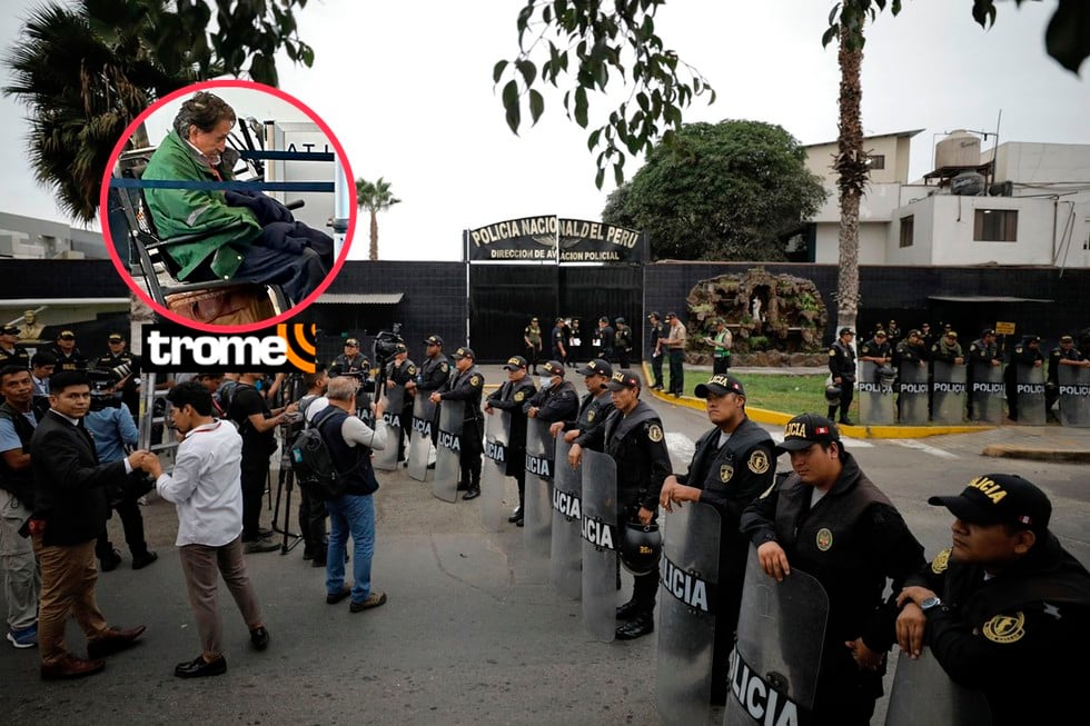 Policías resguardan en exteriores de la DIPA ante la llegada del expresidente Alejandro Toledo. Fotos: Joel Alonzo/ @photo.gec