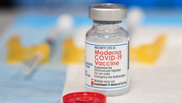 Un vial de la vacuna Moderna contra el coronavirus covid-19. (Foto: (Foto: Frederic J. BROWN / AFP)