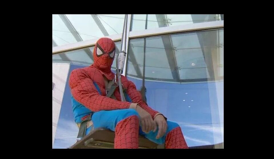 Pedófilo se disfrazaba de Spiderman para abusar de menores en hospital infantil.