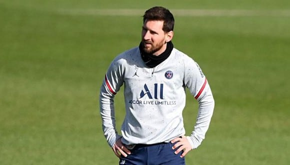 Lionel Messi incómodo por las críticas de la prensa de Francia. (Foto: AFP)