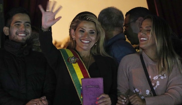 Jeanine Añez se declaró como nueva presidenta de Bolivia. (Fotos: Agencias)