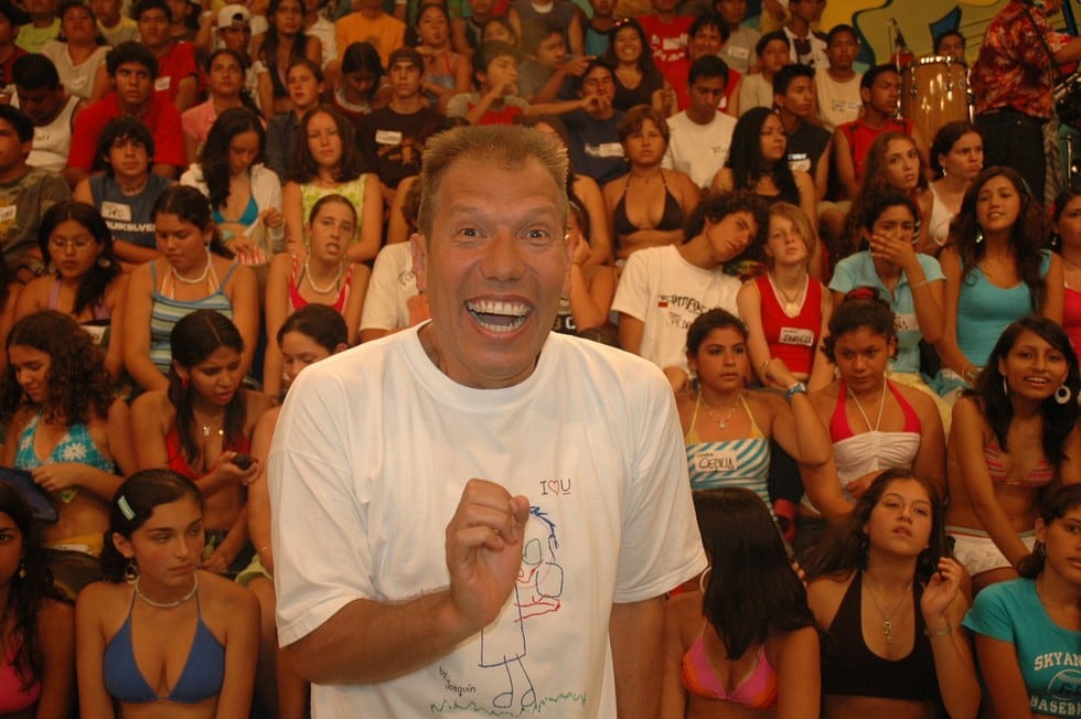 Raúl Romero conduce el programa “Habacilar” durante 8 años, desde su lanzamiento en diciembre del 2003 al mes de agosto del 2011. El carisma de Romero en la conducción fue fundamental para la permanencia del programa durante tantos años en América Televisión. (Foto GEC Archivo)