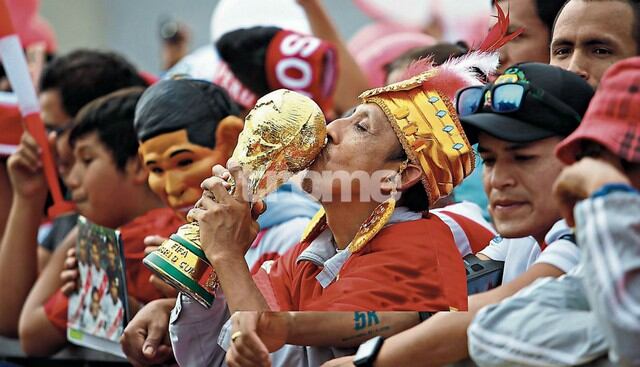 Hinchas peruanos vivieron el triunfo ante Arabia Saudita.