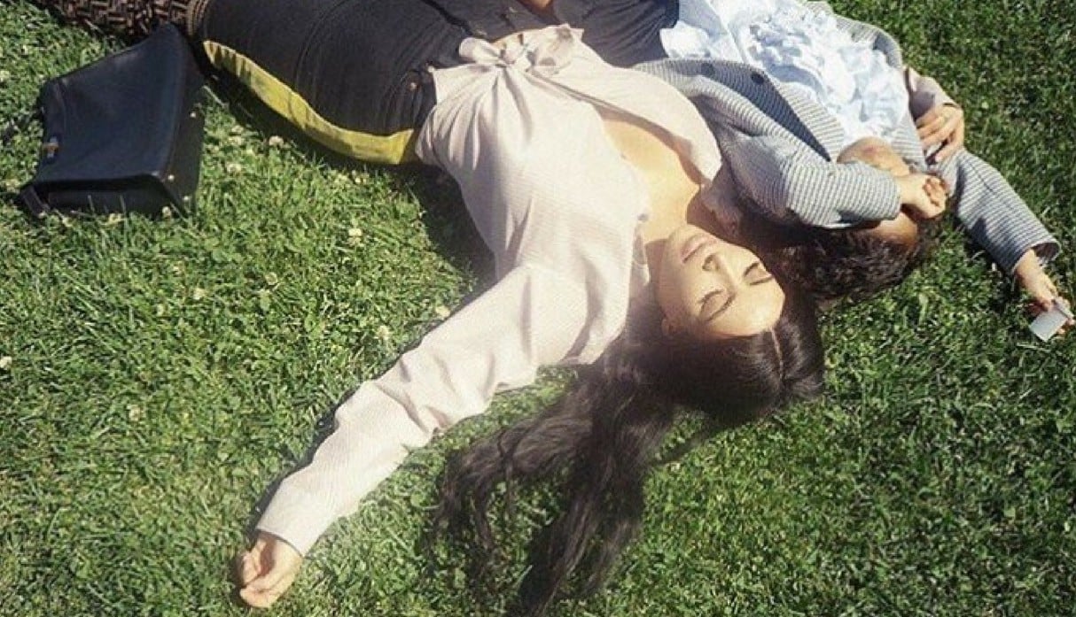 North West modela para Fendi junto a Kim Kardashan y Kris Jenner. (Fotos: Instagram)