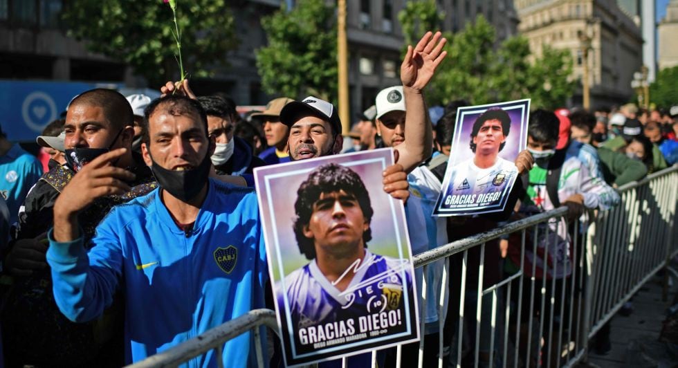 El astro del fútbol Diego Maradona falleció este miércoles, a los 60 años, en su residencia de Tigre a consecuencia de un paro cardíaco. Foto: AFP