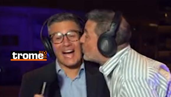 Gonzalo Núñez sorprendió a Erick Osores al darle un beso.