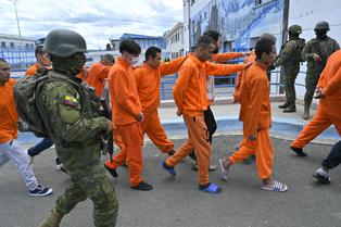 Ecuador: Tres presos se fugan de cárcel militarizada