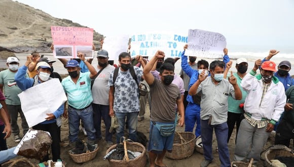 Pescadores siguen sin trabajo por el derrame de petróleo en el litoral peruano. (Foto: GEC)