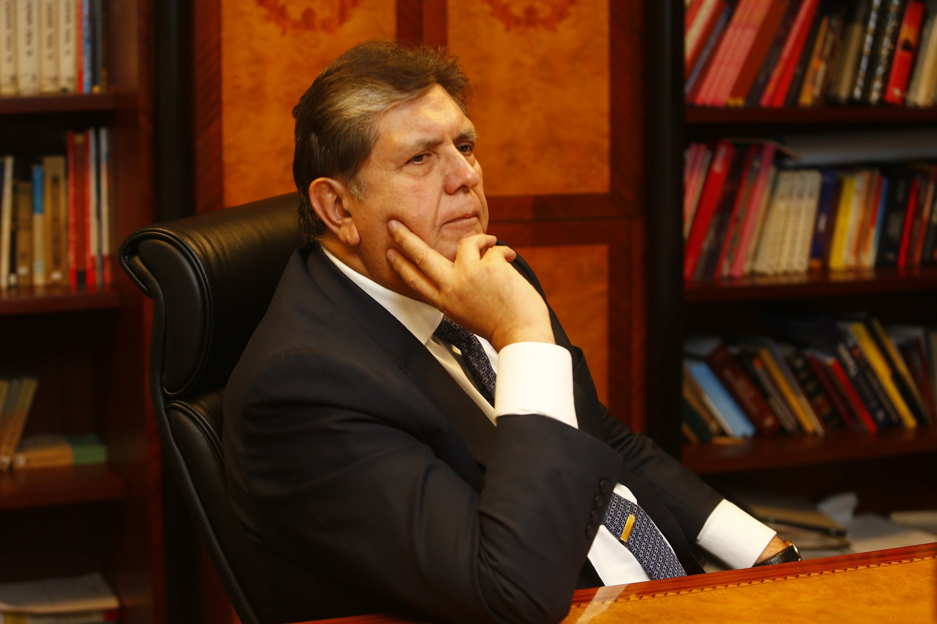 El ex presidente Alan García permanece en la residencia del embajador de Uruguay desde el sábado 17 de noviembre. (FOTO: USI)