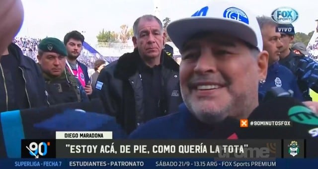 Diego Maradona se quebró en vivo  y se acordó de las palabras de sus padres