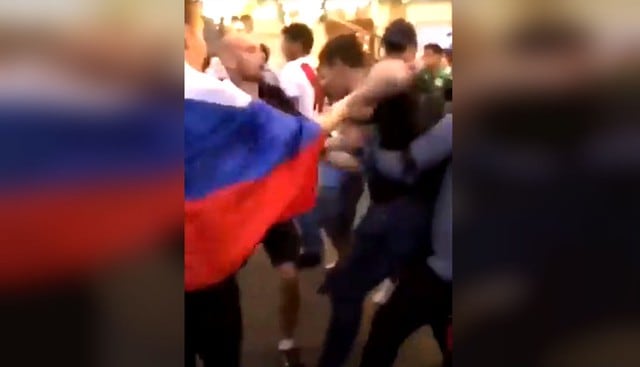 Rusos se pelean en la calle y latino los separa al grito de '¡TRANQUILOSKY!'