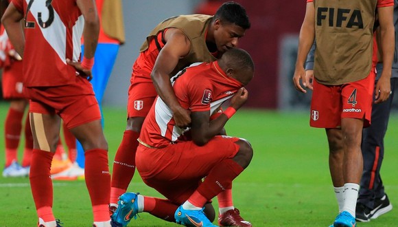 Luis Advíncula envió un mensaje tras el penal fallado en el Perú vs. Australia. (Foto: FPF)