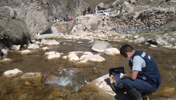 Tras la caída de zinc sobre el río Chillón, Sedapal evaluó la calidad del agua en siete puntos. (Foto: Minsa)