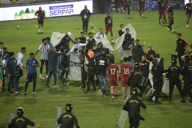 Alianza Lima vs Universitario: Bronca al final del partido de Reservas