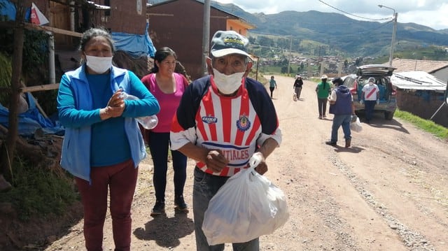 Cusco: Panadería regaló bolsas de pan especial en el desayuno a 150 familias de escasos recursos. (Foto: Facebook)