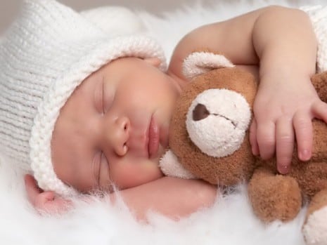 Nadie nace sabiendo y muchos padres ignoran cómo hacer para que su bebé se pueda dormir plácidamente. Lee estos excelentes consejos.