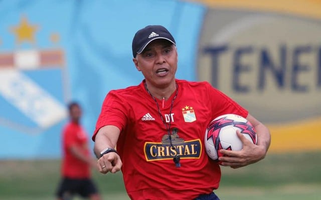 Sporting Cristal: Alexis Mendoza dejó de ser entrenador celeste