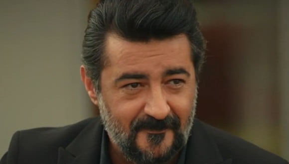Celil Nalçakan como Akif Atakul en "Hermanos" (Foto: NG Medya)