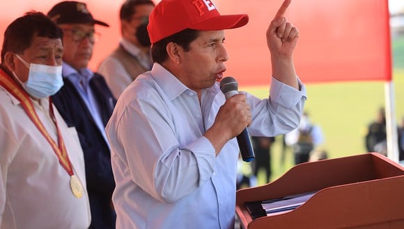 Pedro Castillo se refirió a la seguridad alimentaria durante su discurso en Huaral, donde entregó guano de las islas a los agricultores. (Foto: Presidencia de la República)