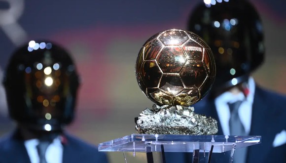 ¿En qué canal transmiten y dónde ver la gala del Balón de Oro? Revisa los canales de TV para ver la entrega del premio al mejor jugador del mundo que disputan Benzema y Lewandowski. (Foto: AFP)