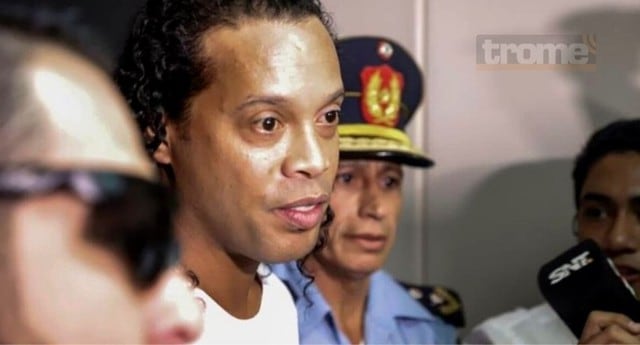 Ronaldinho: Su abogado los declaró tonto para libar prisión en Paraguay