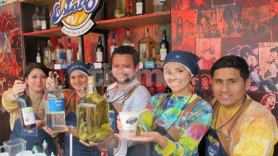 A los bares de Mistura llegó 'Estacion8' de Huacho con sus coctelería que rescata y hace gala de la naranja agria y la guinda de Huaura, (FOTOS: Isabel Medina / Trome)