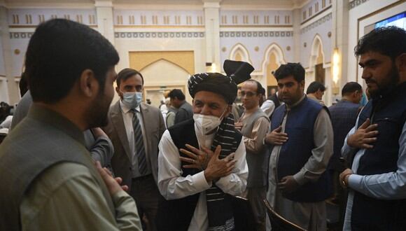 “Los talibanes ganaron [...] ahora son responsables del honor, de la posesión y de la autopreservación de su país”, apuntó Ghani en un mensaje en Facebook. (SAJJAD HUSSAIN / AFP)