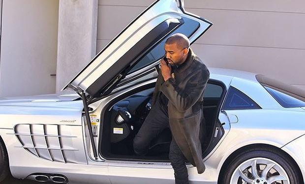 La colección de coches de Kanye West puede dejarte rascándote la cabeza
