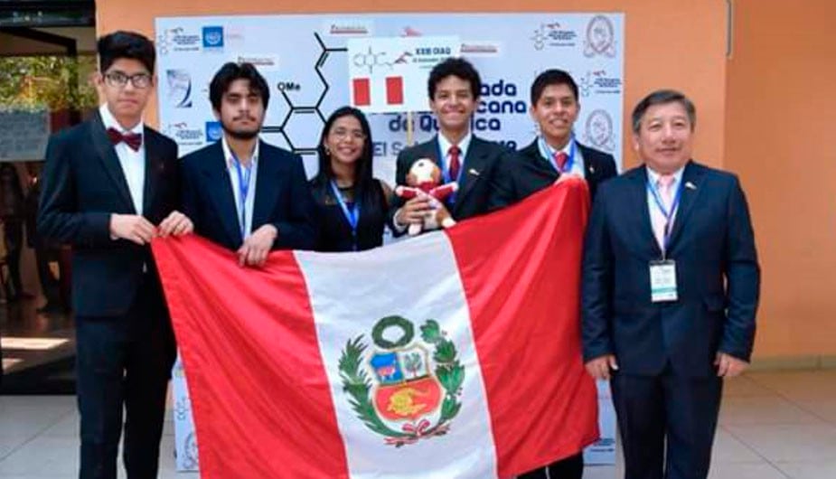 Héctor Rodríguez y Renzo Mattos Cahui ganaron medallas de oro en la Olimpiada Iberoamericana de Química (Foto: Andina)