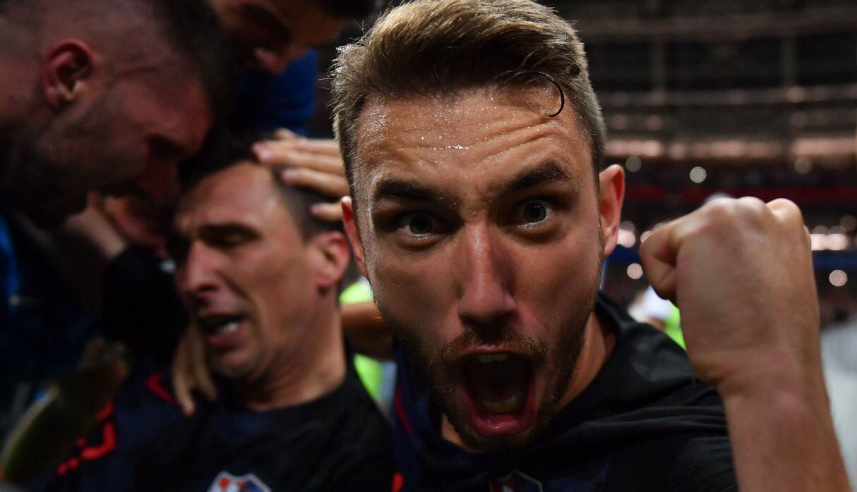 Estas son las mejores imágenes que Yuri Cortez, de la agencia AFP, tomó cuando fue aplastado por jugadores de Croacia.
