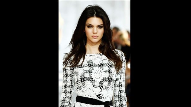 Kendall Jenner habría salido con la pareja de Kourtney Kardashian, Scott Disick. (AFP)