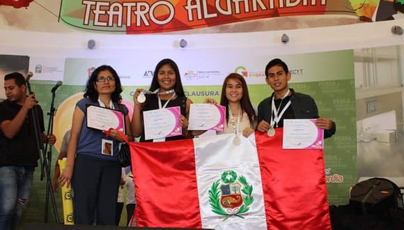 Estos estudiantes peruanos fueron unos tromes y los premiaron en México por haber creado una crema contra el vitiligo.
