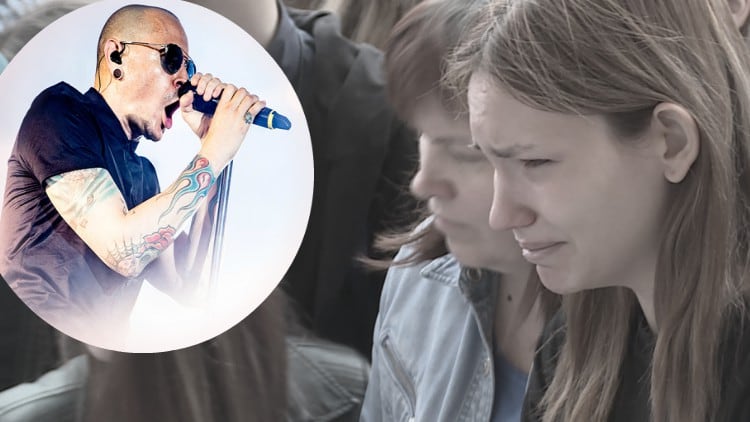 Cientos de fanáticos de Chester Bennington, vocalista de Linkin Park, lo despidieron entre lágrimas y música en Rusia.