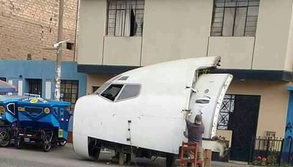 Una cabina de un Boeing 737-200 apareció en una calle de San Martín de Porres.
