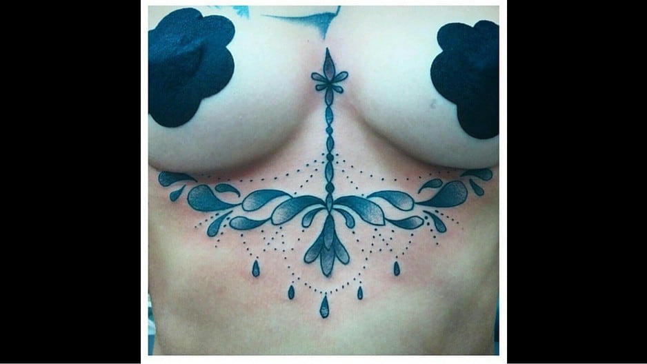 Tatuajes para mujeres: 30 diseños en los senos que no puedes dejar de ver