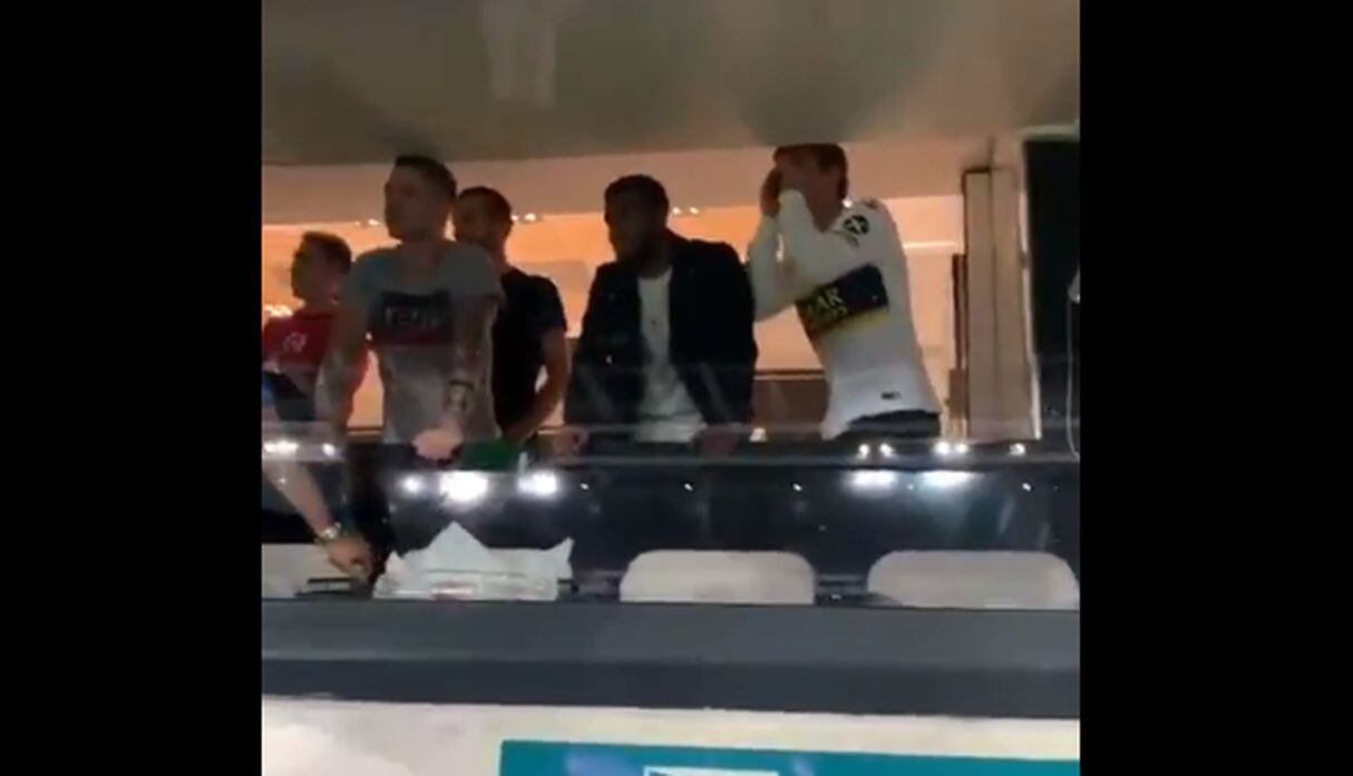 Antoine Griezmann se presentó con camiseta de Boca Juniors y pifió a los jugadores de River Plate en el Bernabéu. (Capturas: Twitter)