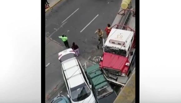 El cuádruple choque se dio en el cruce del jirón Bolognesi con la avenida Sucre, en Magdalena. (Captura: Canal N )