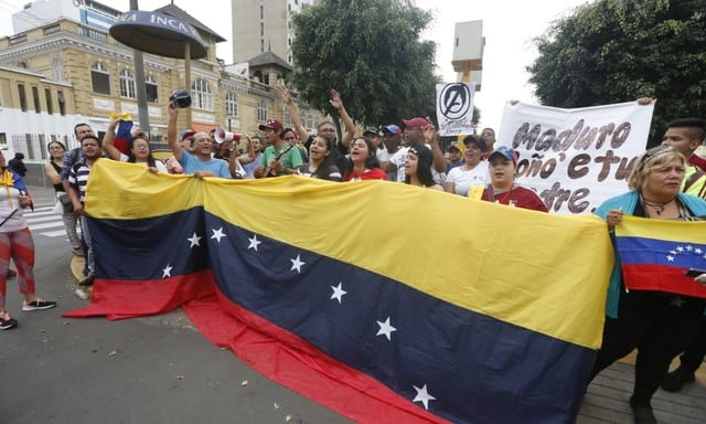 Venezolanos protestan frente a Embajada (Fotos Mario Zapata)
