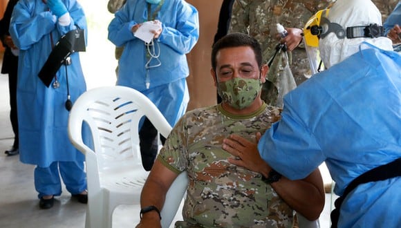 Aún falta vacunar a 10 mil militares de la selva y sur del país. Este proceso se detuvo por las Elecciones Generales 2020 (Foto: Mindef)
