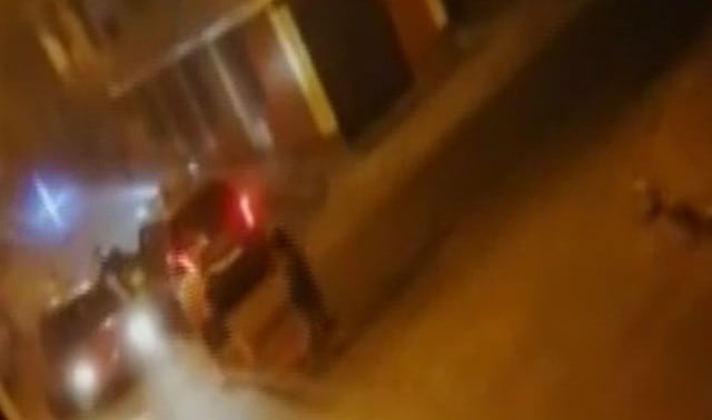 Vecinos revelan videos de la confusa intervención policial donde un taxista resultó muerto. Foto: Captura de América Noticias