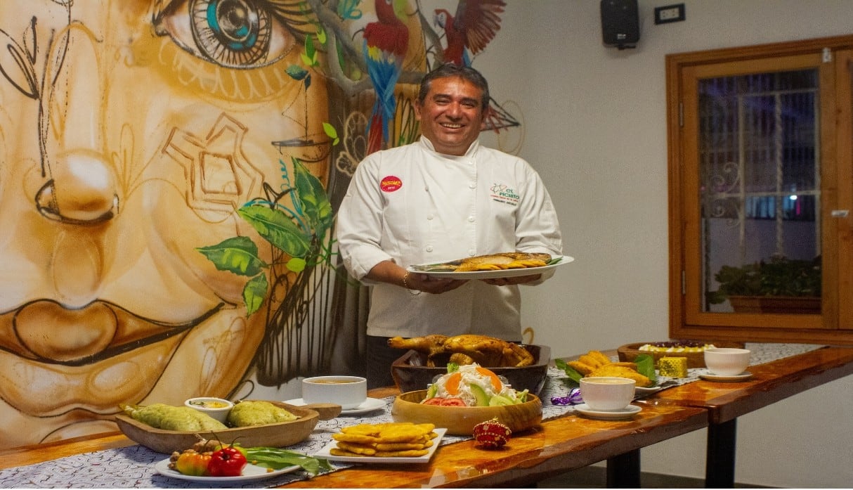 La gallina asada y el pescado a la parrilla son los protagonistas en una cena de Nochebuena típica de la selva y preparada por Fernando Arévalo. (Foto: Zandra Carbajal)&nbsp;