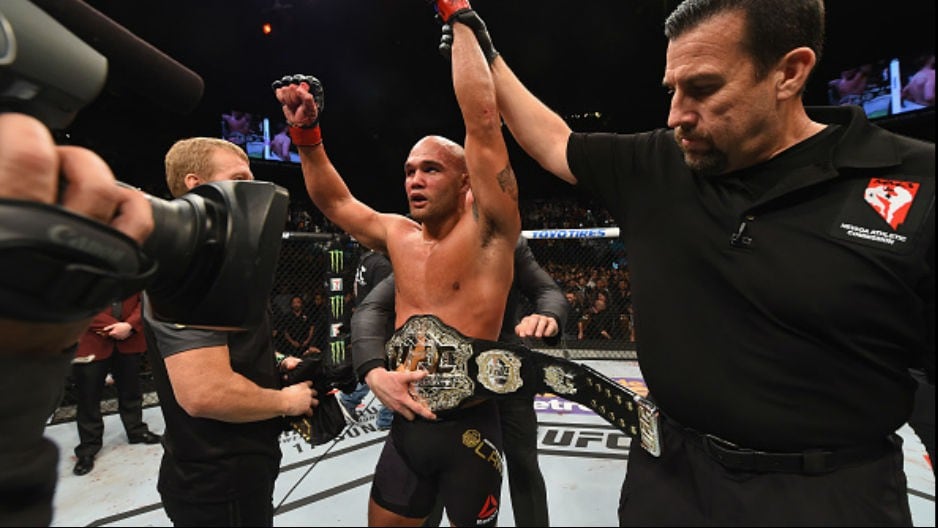 Robbie Lawler retuvo por segunda ocasión el título wélter de la UFC. (Getty Images)