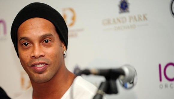 Ronaldinho confía en las posibilidades de Barcelona sobre Real Madrid en la pelea por el título de LaLiga. (Foto: AFP)