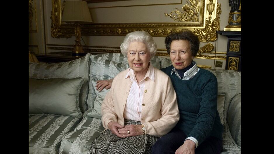 La reina Isabel II y su hija, la princesa Ana. Foto: Annie Leibovitz/EFE