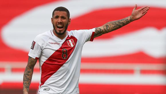 Sergio Peña se ha convertido en un titular indiscutible en la selección peruana (Foto: EFE)
