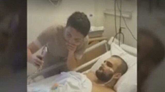 Arron Honzik despertó del coma y se enteró que seria padre. La noticia fue compartida en Facebook.