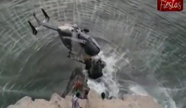 En helicóptero, rescatan a hombre que quedó atrapado entre peñascos. Foto: Captura de pantalla de RPP