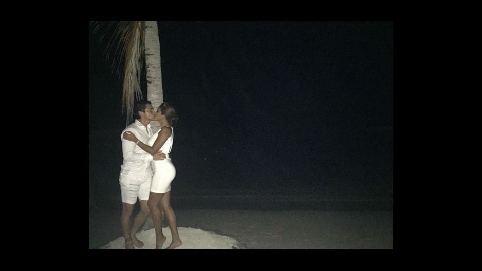Rodrigo Cuba y Melissa Paredes disfrutan de las playas de Jamaica, donde recibieron el 2016. (Fotos: Instagram)
