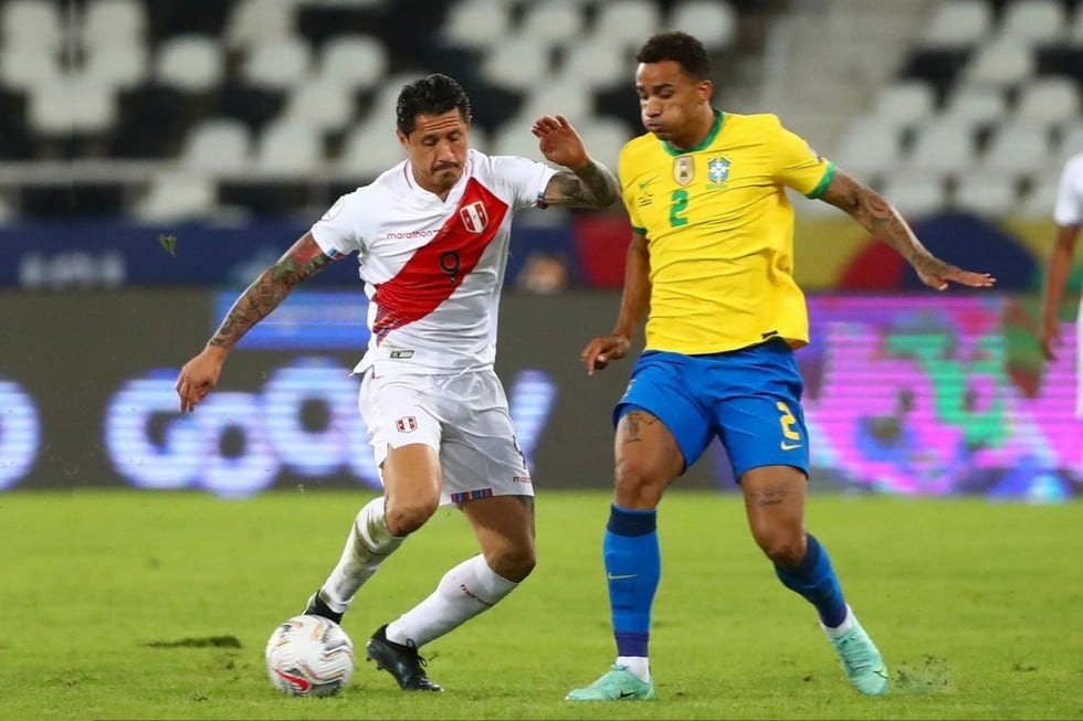 Selección peruana con Gianluca Lapadula busca el arco de Ederson (Foto: @SeleccionPeru)