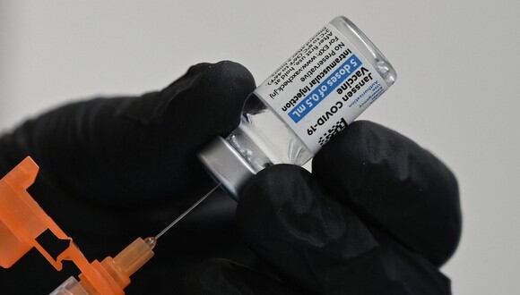 Nueva York obligará a vacunarse contra el COVID-19 a todos sus funcionarios. (Foto: Robyn Beck / AFP)